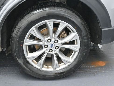 Used 2023 Ford Explorer Limited image 30