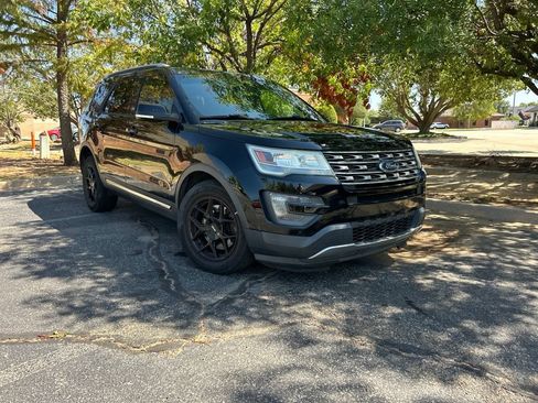 Used 2016 Ford Explorer XLT w/ Equipment Group 202A FWD image 5