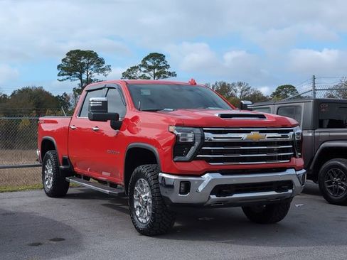 Used 2024 Chevrolet Silverado 2500 LTZ w/ LTZ Plus Package image 4