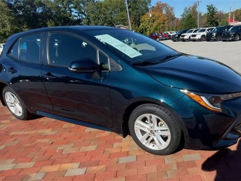 Used 2021 Toyota Corolla SE w/ SE Preferred Package image 3