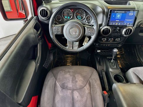 Used 2014 Jeep Wrangler Unlimited Sport w/ Quick Order Package 24S AWD/4WD image 18