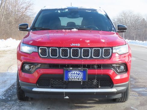 Used 2024 Jeep Compass Limited image 13
