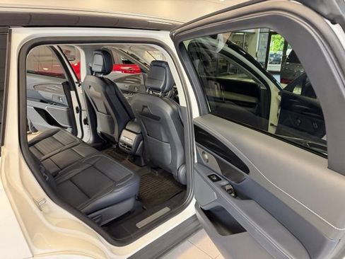 Used 2025 Lincoln Nautilus Reserve AWD/4WD image 26