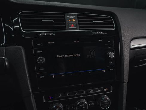 Used 2018 Volkswagen Golf R 4-Door image 55