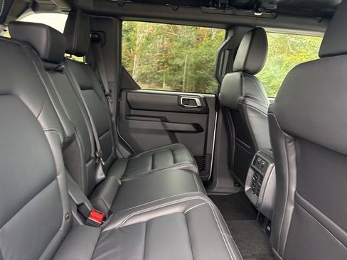 New 2025 Ford Bronco Outer Banks w/ Sasquatch Package image 46