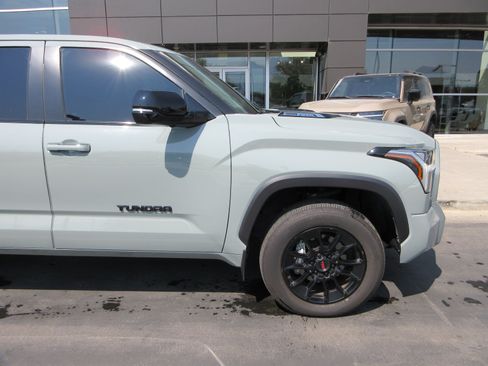 Used 2024 Toyota Tundra Limited w/ TRD Off-Road Package AWD/4WD image 14