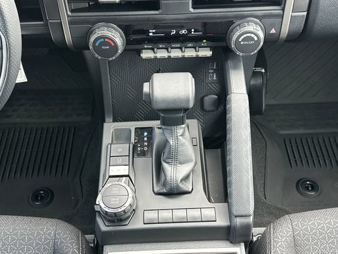 Used 2026 Toyota 4Runner SR5 AWD/4WD image 17