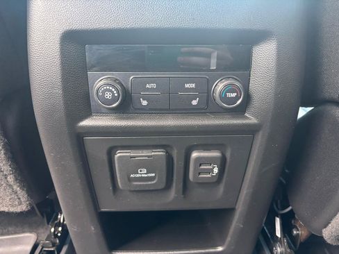 Used 2020 Chevrolet Traverse Premier AWD/4WD image 38