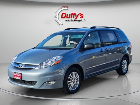 Used 2007 Toyota Sienna XLE Limited image 11