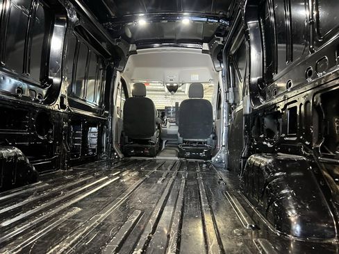 Used 2023 Ford Transit 250 Medium Roof image 24