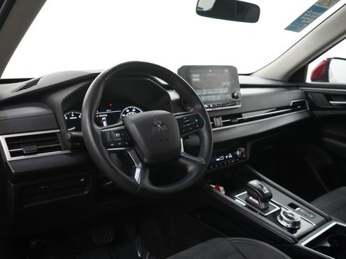 Used 2023 Mitsubishi Outlander SE AWD/4WD image 26