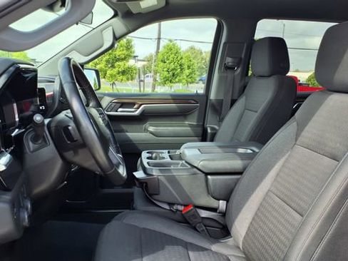 Used 2025 Chevrolet Silverado 1500 LT RWD image 19