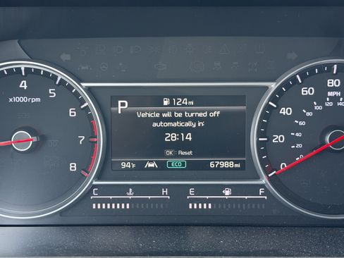 Certified 2022 Kia Sorento S w/ Panoramic Sunroof Package AWD/4WD image 13