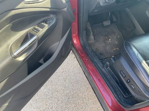 Used 2019 Ford Escape Titanium image 11