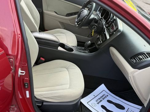 Used 2011 Kia Optima LX FWD image 15