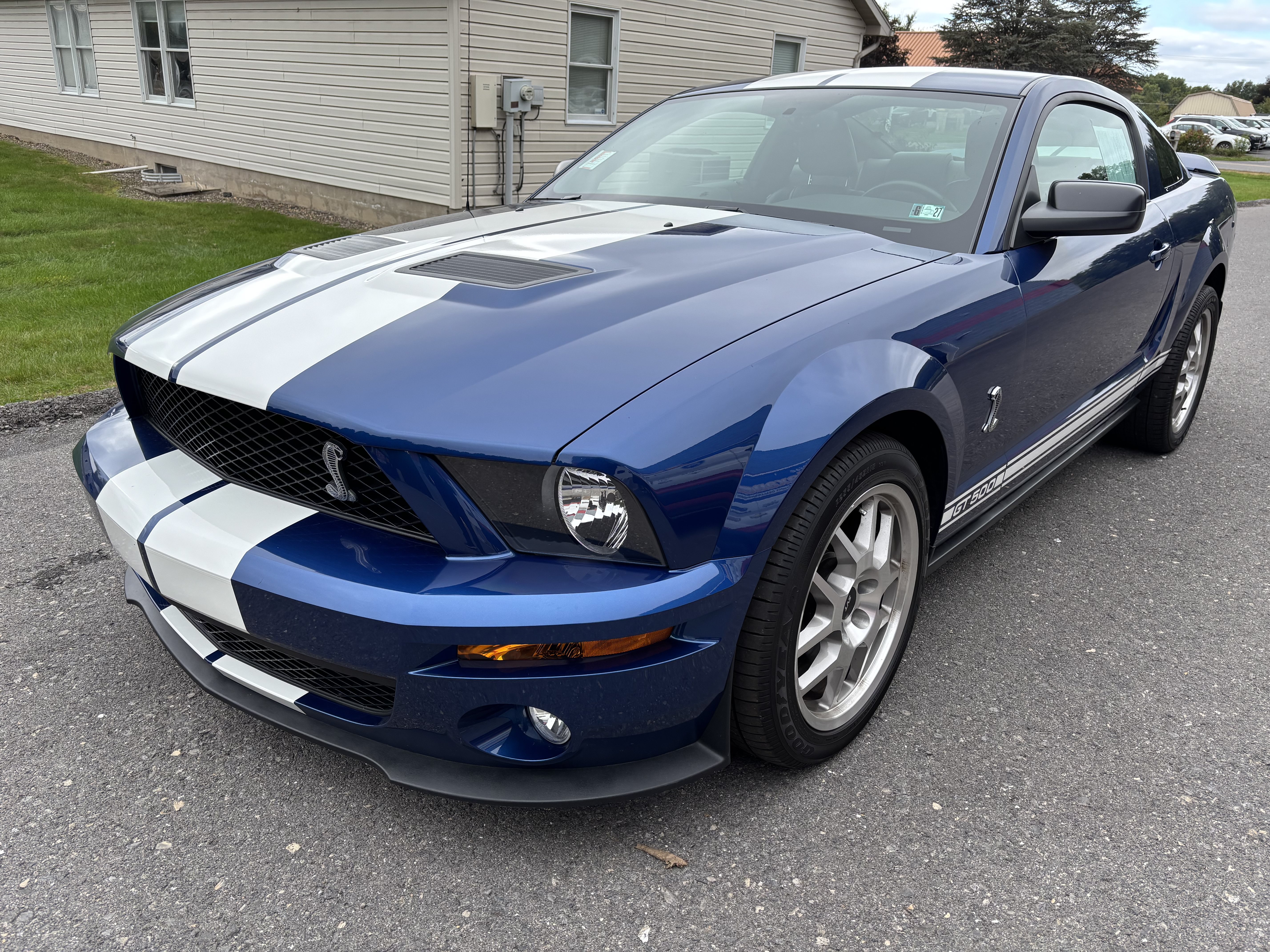 Used 2007 Ford Mustang Shelby GT500 RWD image 8