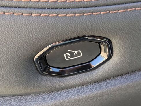 New 2026 Jeep Cherokee Limited image 17