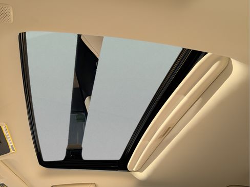 Certified 2022 Lexus RX 450h AWD w/ Premium Package image 31
