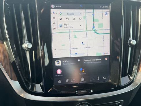 Used 2023 Volvo S60 B5 Plus w/ Climate Package image 20