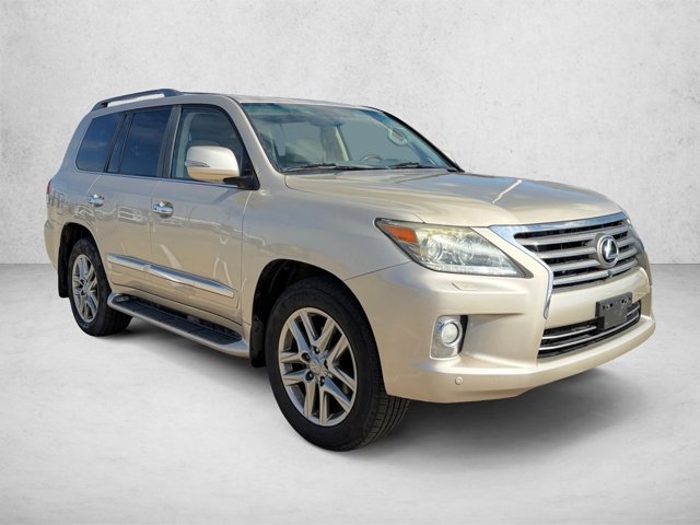 Used 2013 Lexus LX 570 4WD w/ Luxury Pkg image 3