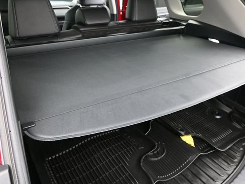 Used 2023 Toyota RAV4 XLE Premium image 16