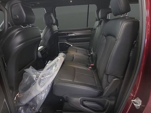 New 2026 Jeep Grand Wagoneer Limited w/ Premium Group II image 36
