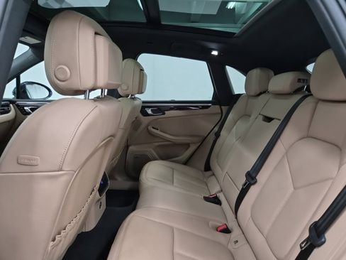 Used 2021 Porsche Macan S image 16