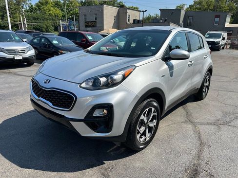 Used 2022 Kia Sportage LX image 4