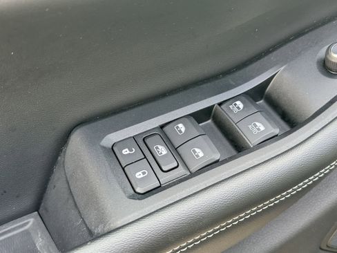 Used 2023 Jeep Grand Cherokee Limited w/ Luxury Tech Group II image 17