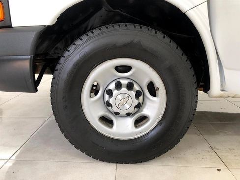 Used 2019 Chevrolet Express 2500 Extended w/ Driver Convenience Package RWD image 17