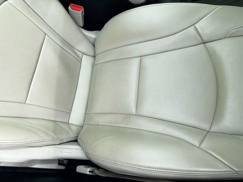 Used 2021 Buick Enclave Essence FWD image 19