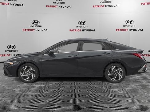 New 2026 Hyundai Elantra Limited FWD image 3