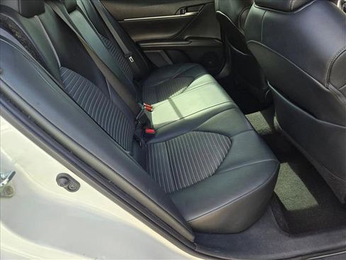 Used 2021 Toyota Camry SE image 17