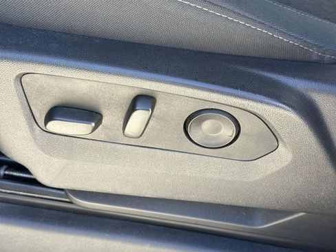 Used 2025 Chevrolet Silverado 1500 LT image 31