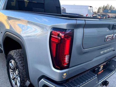 Used 2025 GMC Sierra 1500 AT4 w/ AT4 Premium Package image 32