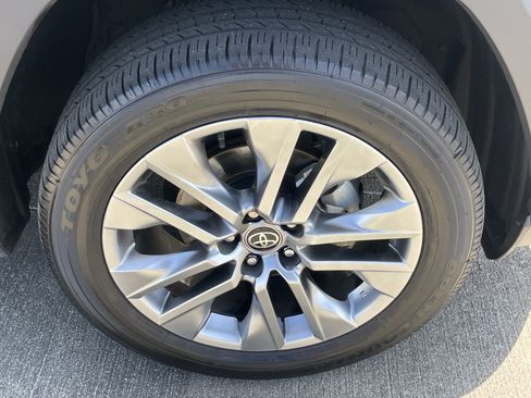 Used 2023 Toyota RAV4 Limited image 13