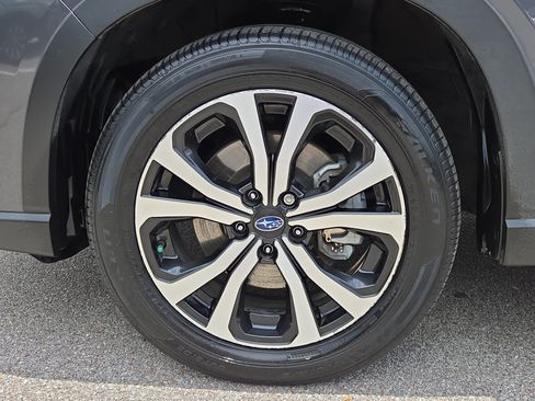 Used 2023 Subaru Forester Limited AWD/4WD image 9