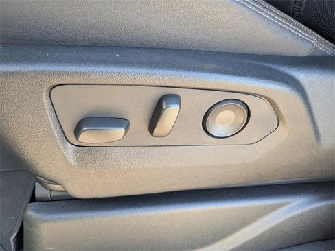 Used 2025 Chevrolet Tahoe High Country image 32