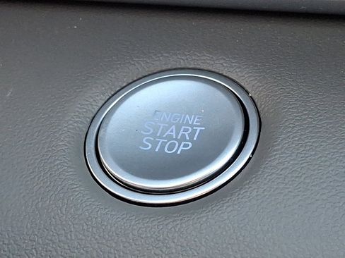 Certified 2025 Hyundai Elantra Sport image 23