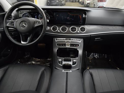 Used 2018 Mercedes-Benz E 400 4MATIC Sedan image 20