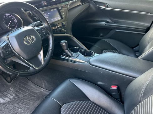 Used 2019 Toyota Camry SE FWD image 14