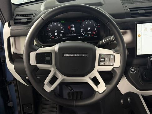 Used 2025 Land Rover Defender 110 S AWD/4WD image 17