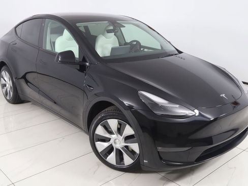 Used 2023 Tesla Model Y Long Range AWD/4WD image 18