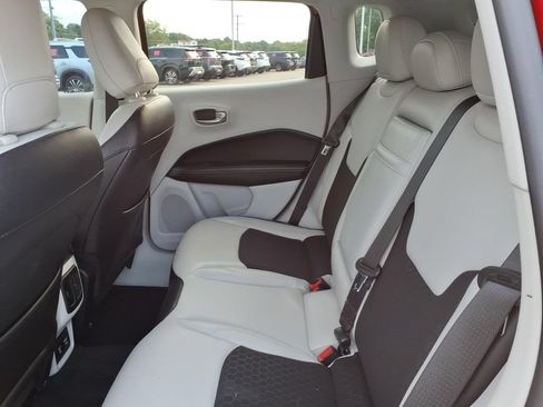 Used 2018 Jeep Compass Latitude w/ Popular Equipment Group AWD/4WD image 6
