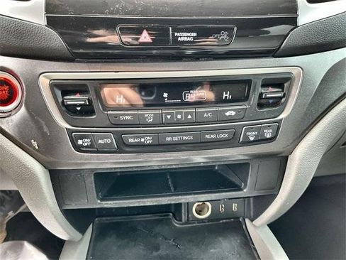 Used 2017 Honda Pilot EX image 27