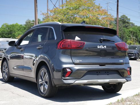 Used 2022 Kia Niro EX FWD image 5
