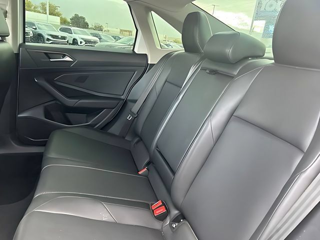 Used 2020 Volkswagen Jetta SE FWD image 17