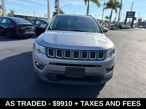Used 2018 Jeep Compass Latitude w/ Popular Equipment Group AWD/4WD image 2