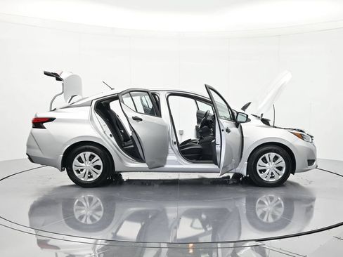 Used 2025 Nissan Versa S FWD image 47