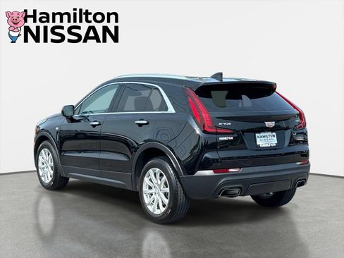 Used 2019 Cadillac XT4 Luxury w/ Cold Weather Package FWD image 4